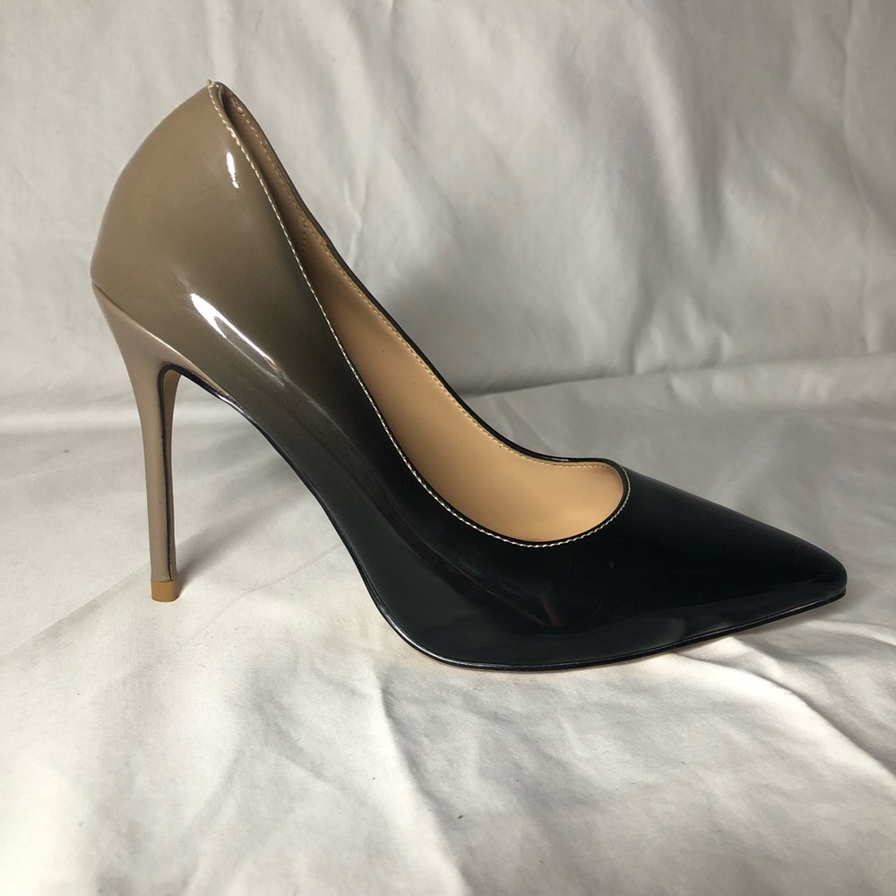 NWOT Women's Patent Leather Pointed-Toe Heel Pump Halloween Black Size 6